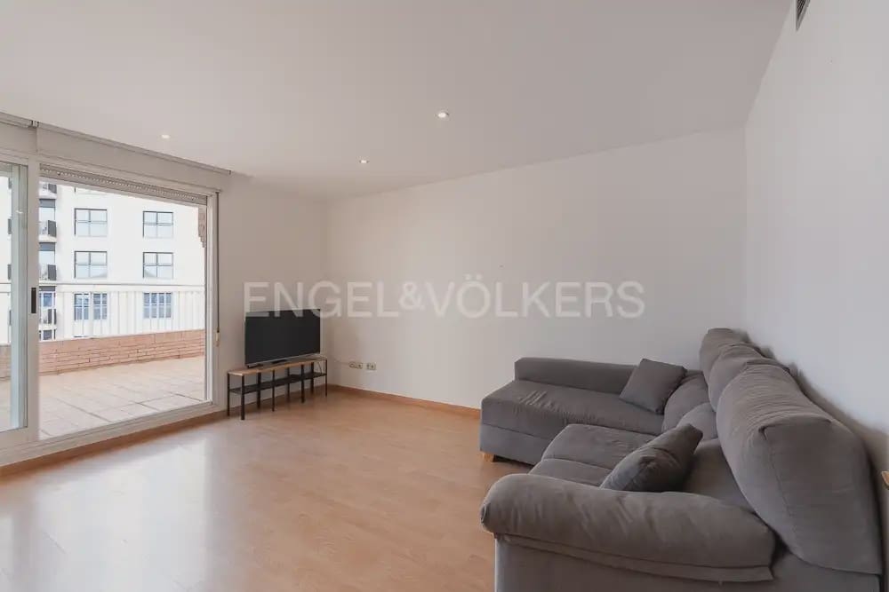 2 camera da letto Attico da affittare in Valencia citta con piscina garage - 1.700 € (Rif: 10026238)