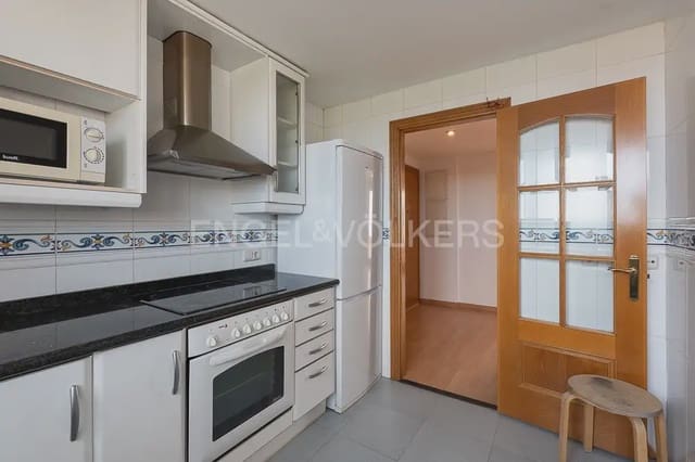 2 sypialnia Penthouse do wynajęcia w Benicalap, Miasto Walencja z basenem garażem - 1 700 € (Ref: 10026238)
