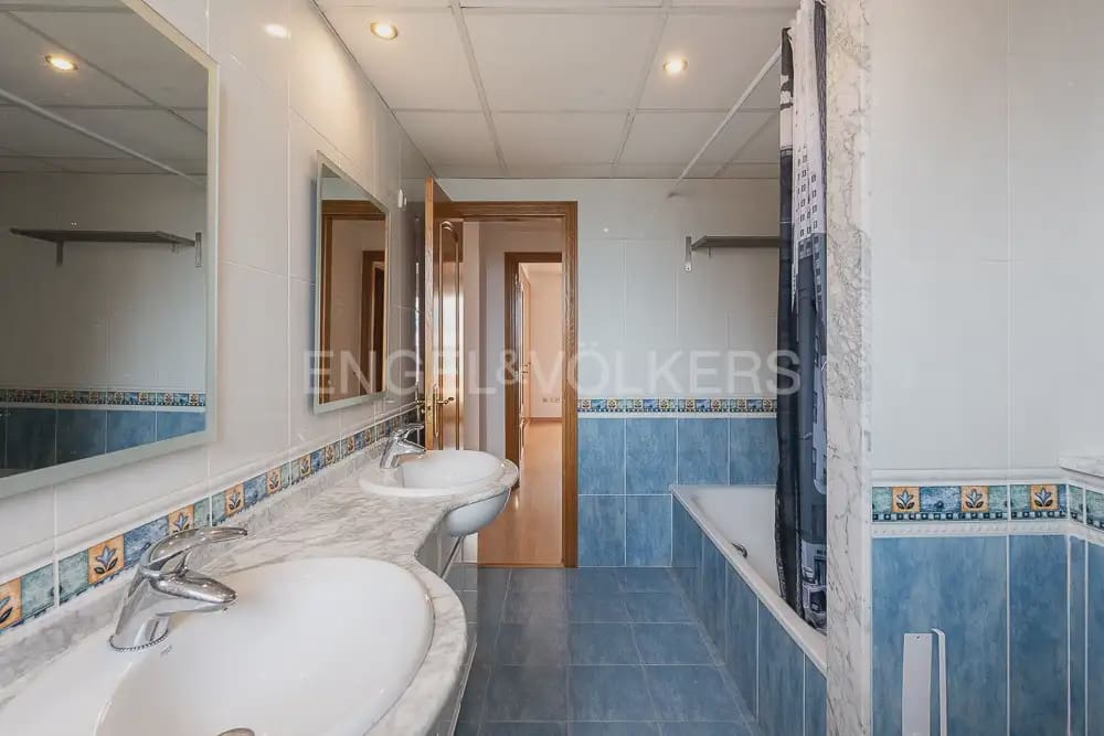 2 camera da letto Attico da affittare in Valencia citta con piscina garage - 1.700 € (Rif: 10026238)