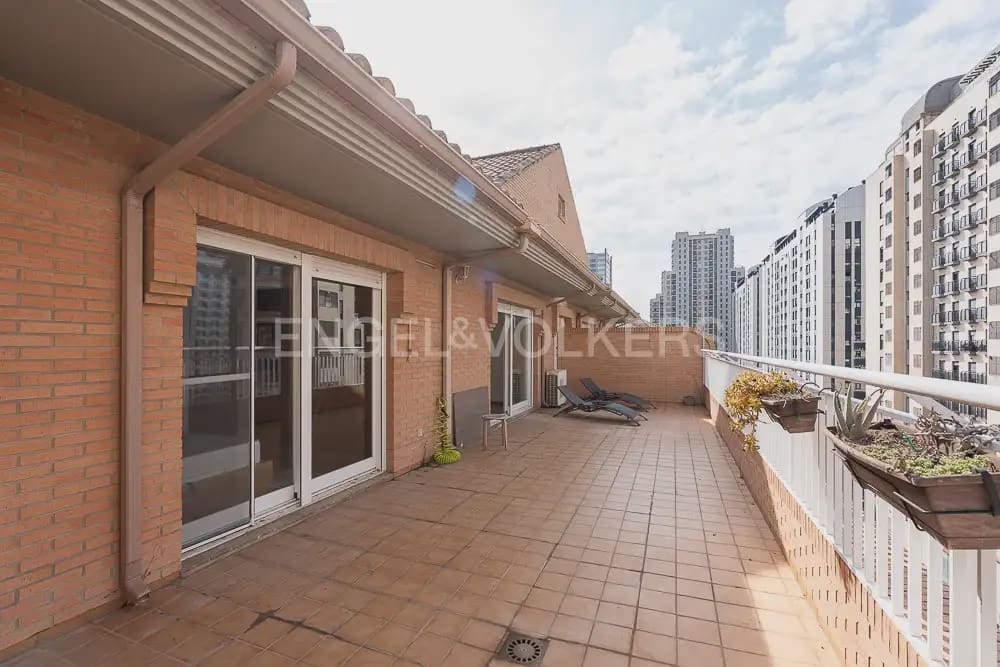 2 camera da letto Attico da affittare in Valencia citta con piscina garage - 1.700 € (Rif: 10026238)