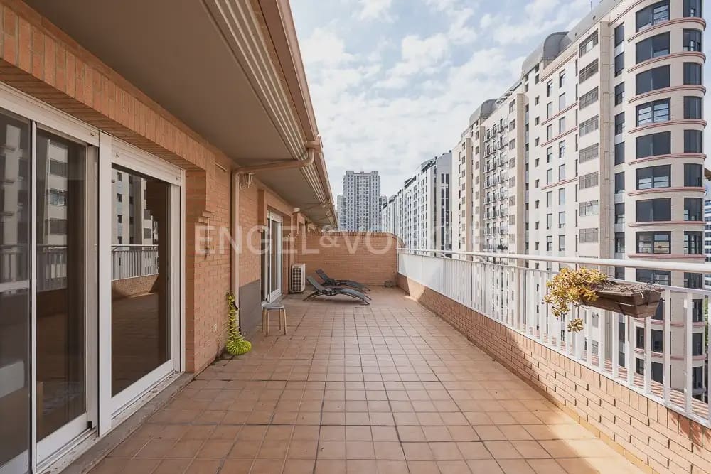 2 camera da letto Attico da affittare in Valencia citta con piscina garage - 1.700 € (Rif: 10026238)
