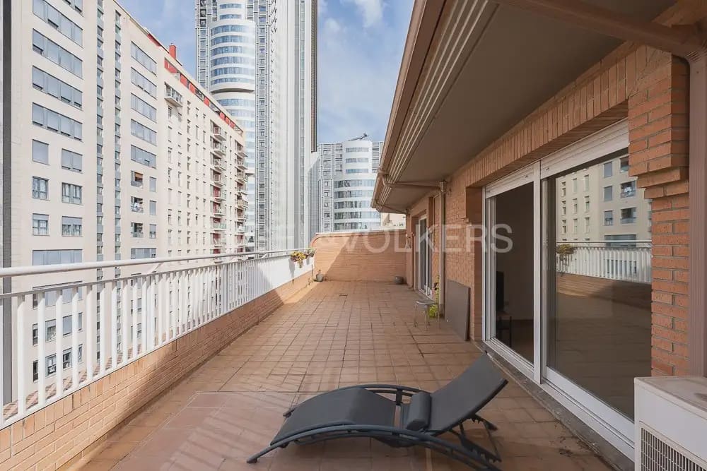 2 camera da letto Attico da affittare in Valencia citta con piscina garage - 1.700 € (Rif: 10026238)
