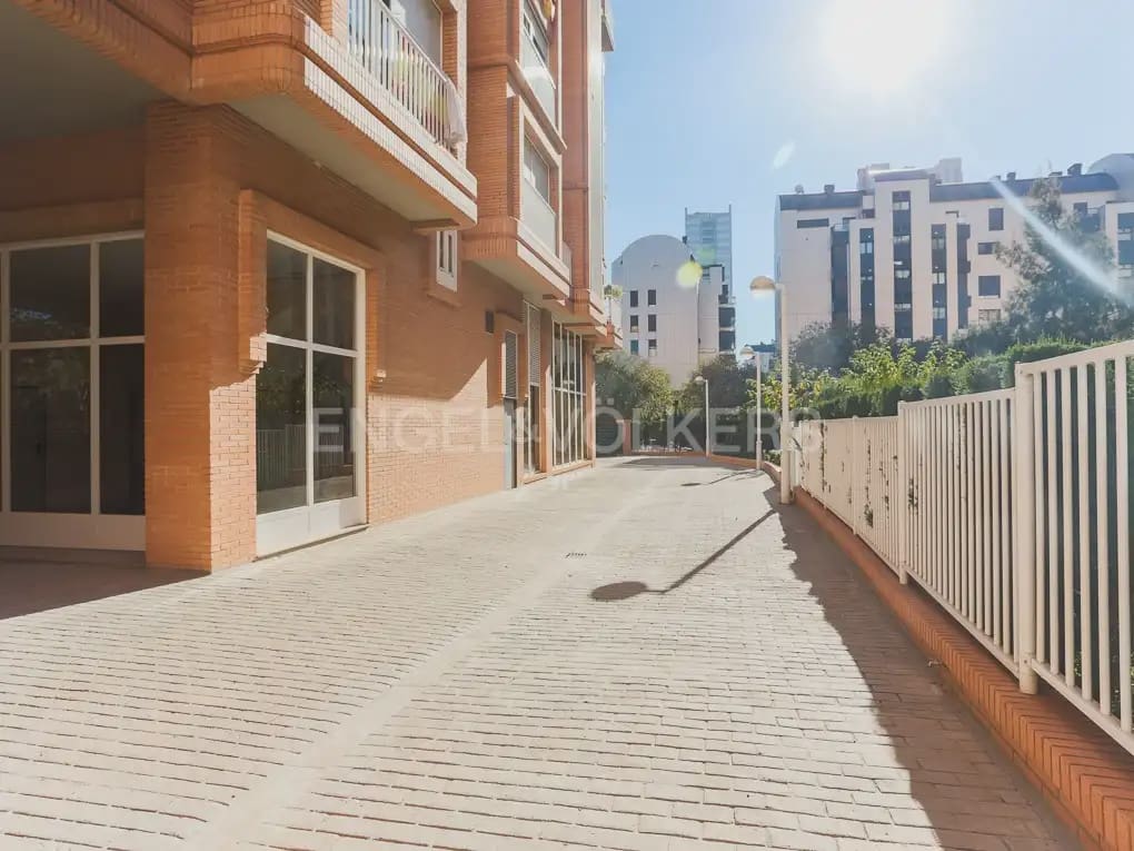 2 camera da letto Attico da affittare in Valencia citta con piscina garage - 1.700 € (Rif: 10026238)