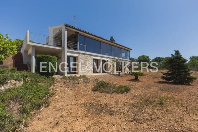 8 bedroom Villa for sale in Montserrat with pool garage - € 849,000 (Ref: 10026475)