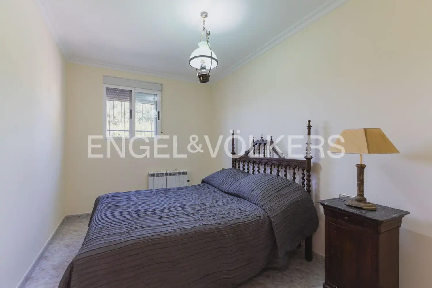8 bedroom Villa for sale in Montserrat with pool garage - € 849,000 (Ref: 10026475)
