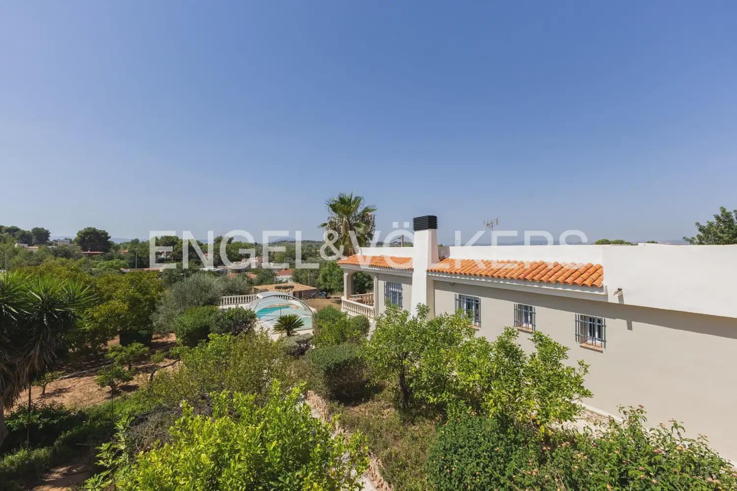 8 bedroom Villa for sale in Montserrat with pool garage - € 849,000 (Ref: 10026475)