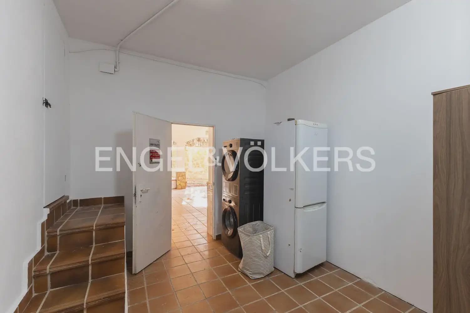 4 Zimmer Villa zu vermieten in Paterna mit Garage - 3.300 € (Ref: 10029510)