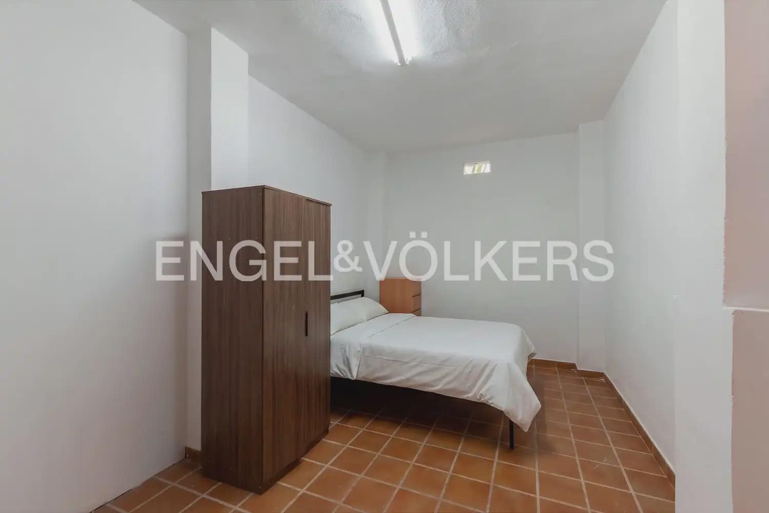 4 Zimmer Villa zu vermieten in Paterna mit Garage - 3.300 € (Ref: 10029510)