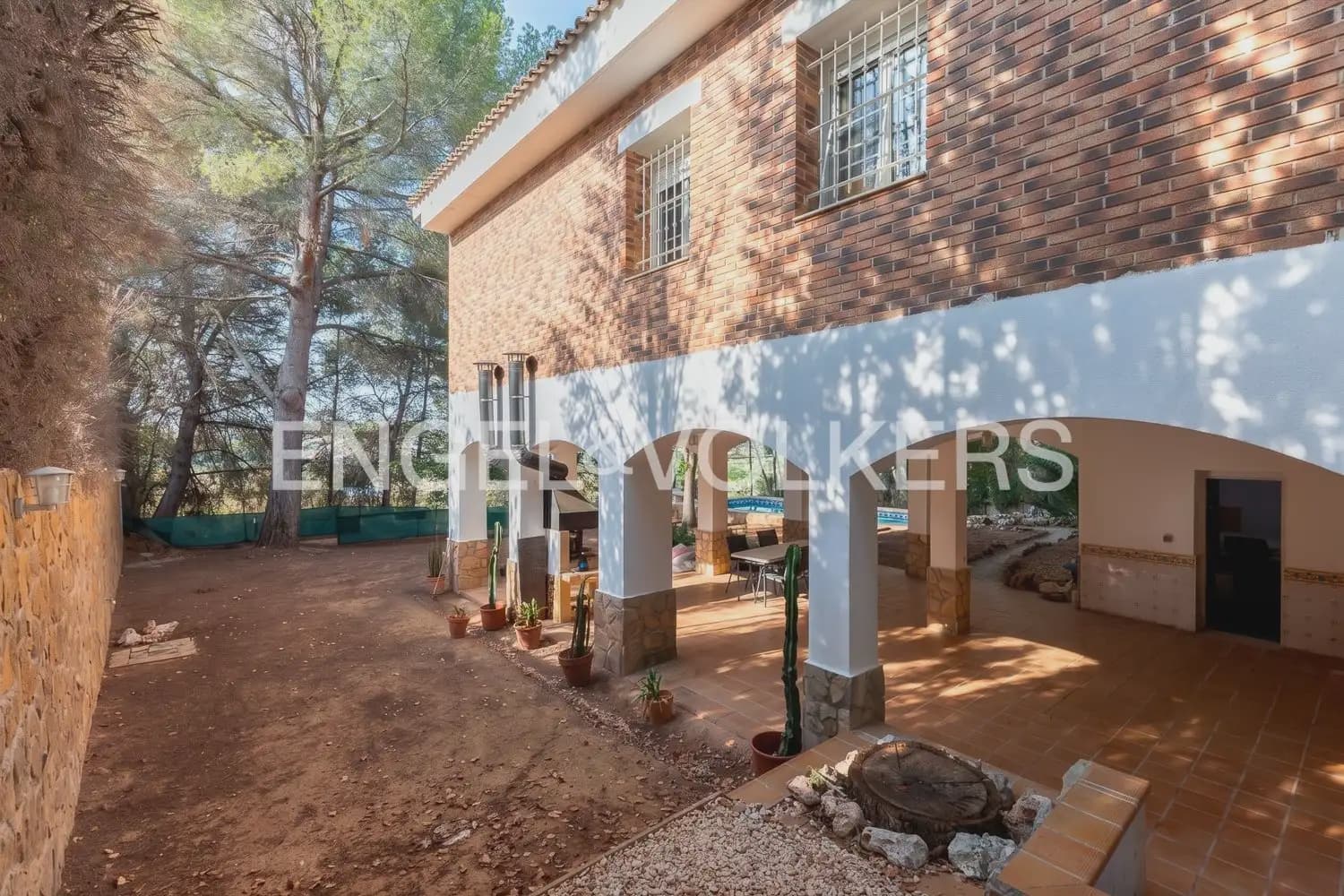 4 Zimmer Villa zu vermieten in Paterna mit Garage - 3.300 € (Ref: 10029510)