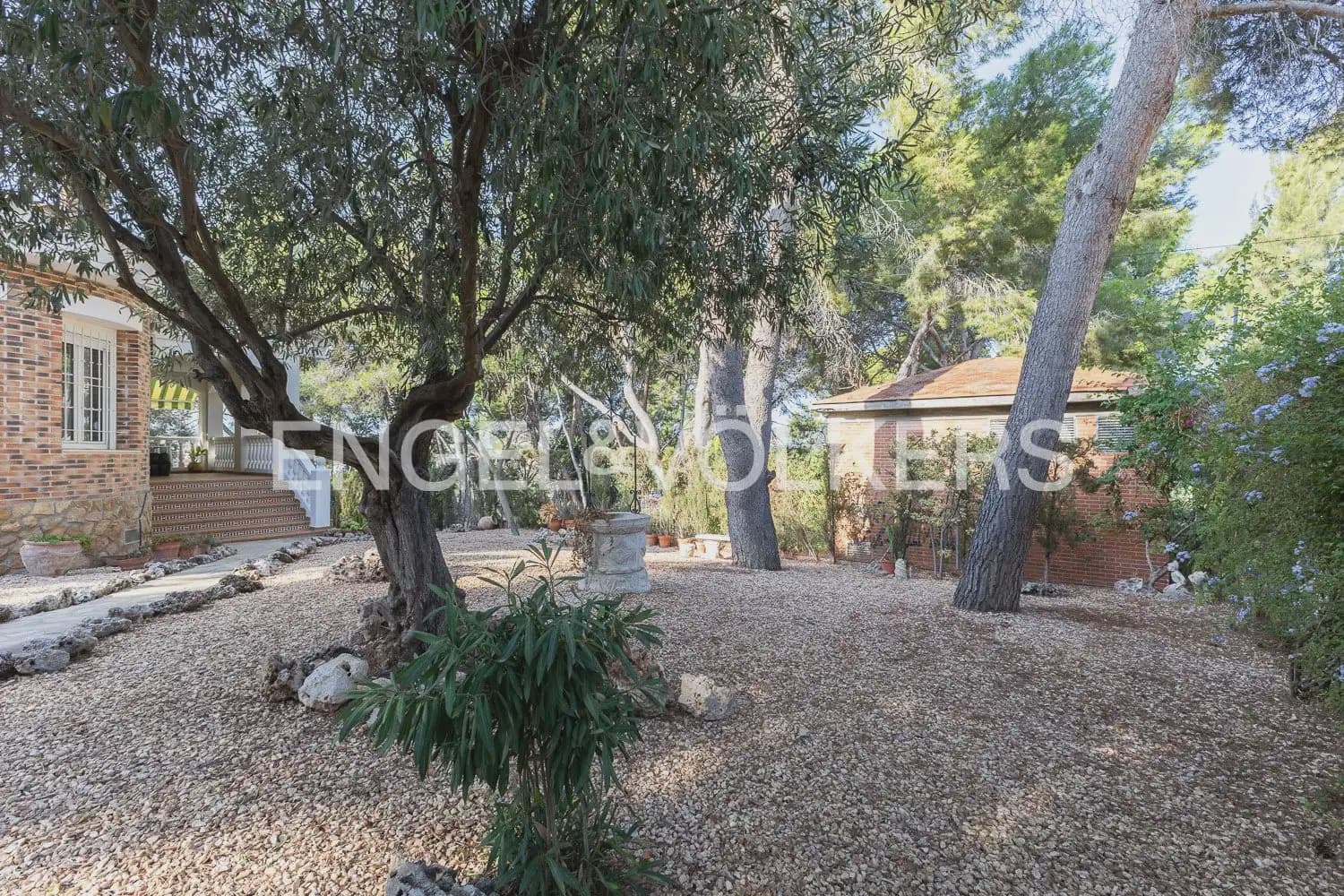 4 Zimmer Villa zu vermieten in Paterna mit Garage - 3.300 € (Ref: 10029510)