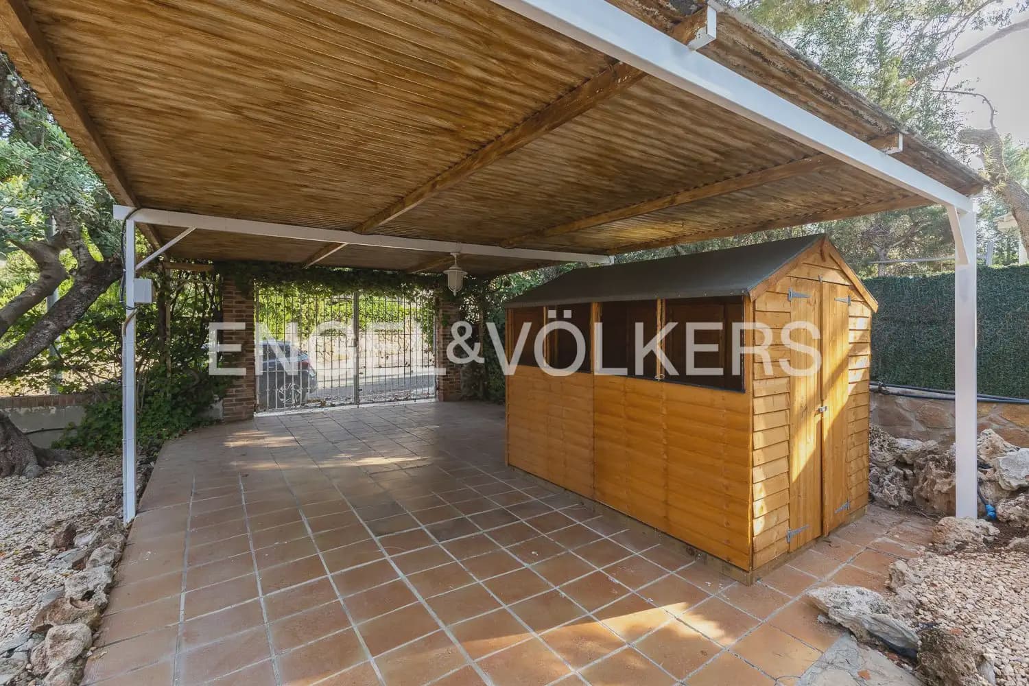 4 Zimmer Villa zu vermieten in Paterna mit Garage - 3.300 € (Ref: 10029510)