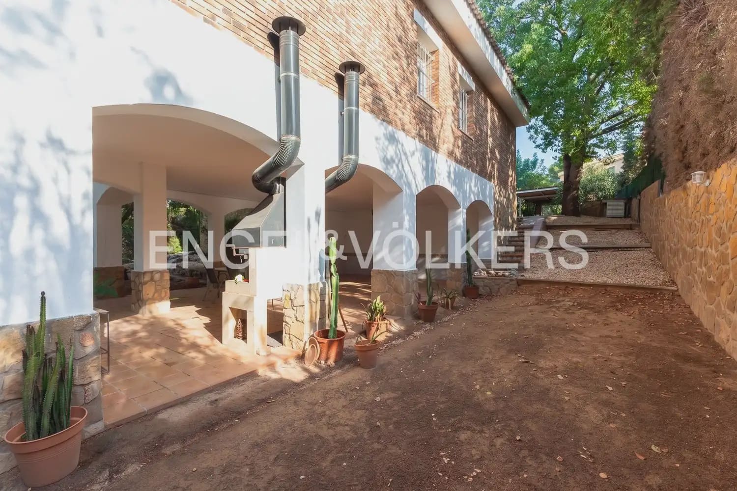 4 Zimmer Villa zu vermieten in Paterna mit Garage - 3.300 € (Ref: 10029510)