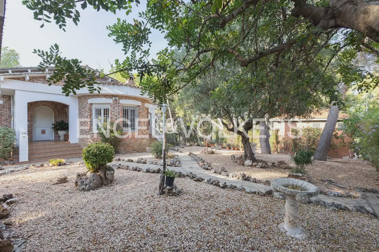 4 Zimmer Villa zu vermieten in Paterna mit Garage - 3.300 € (Ref: 10029510)
