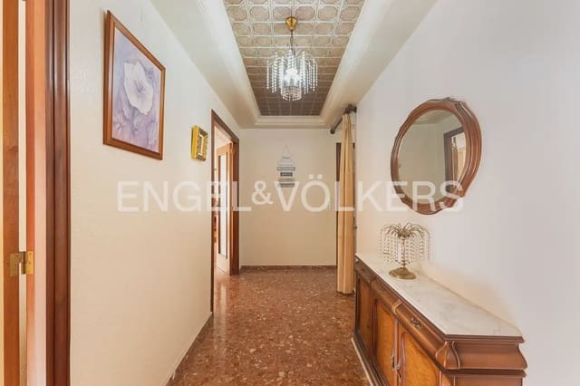 4 bedroom Flat for sale in Sueca with garage - € 200,000 (Ref: 10029663)