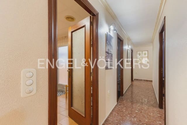 4 bedroom Flat for sale in Sueca with garage - € 200,000 (Ref: 10029663)