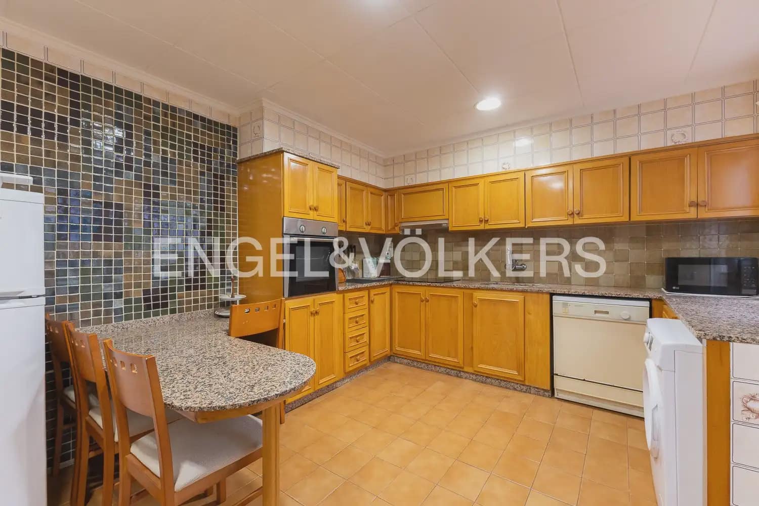 4 bedroom Flat for sale in Sueca with garage - € 200,000 (Ref: 10029663)