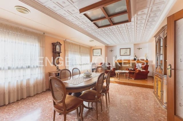 4 bedroom Flat for sale in Sueca with garage - € 200,000 (Ref: 10029663)
