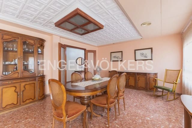 4 bedroom Flat for sale in Sueca with garage - € 200,000 (Ref: 10029663)