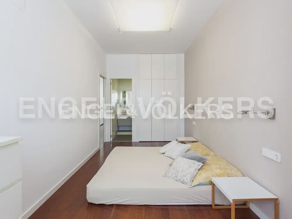 4 bedroom Flat for rent in Valencia city - € 3,000 (Ref: 10029797)