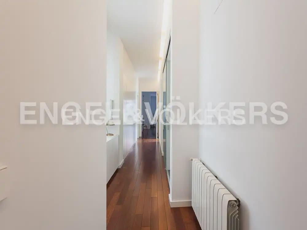 4 bedroom Flat for rent in Valencia city - € 3,000 (Ref: 10029797)