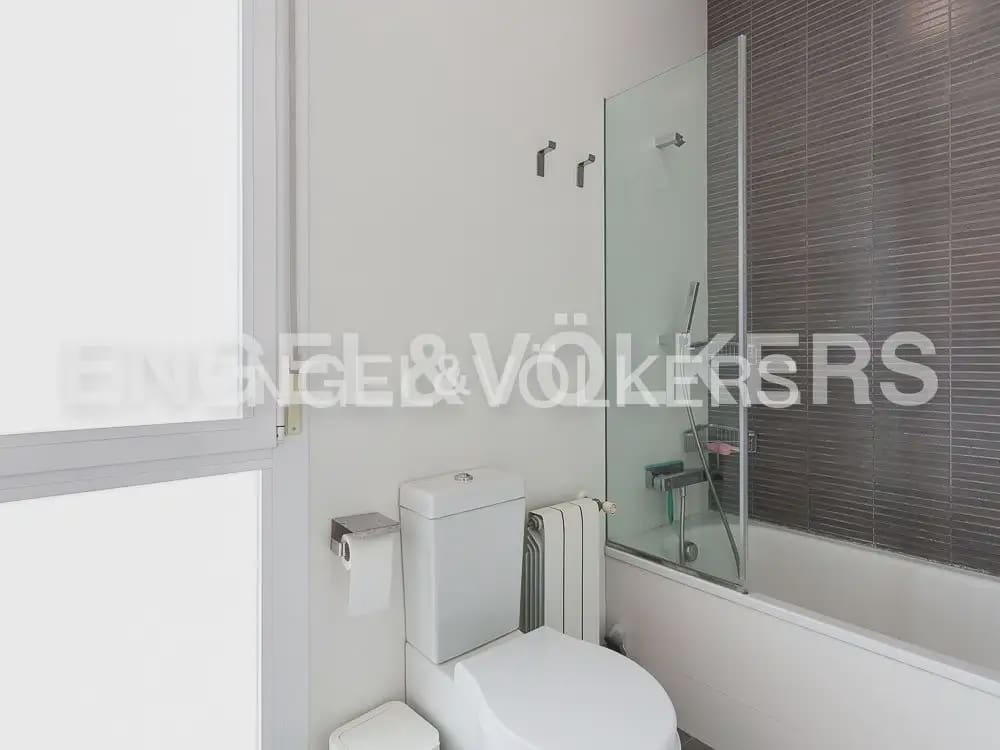 4 bedroom Flat for rent in Valencia city - € 3,000 (Ref: 10029797)