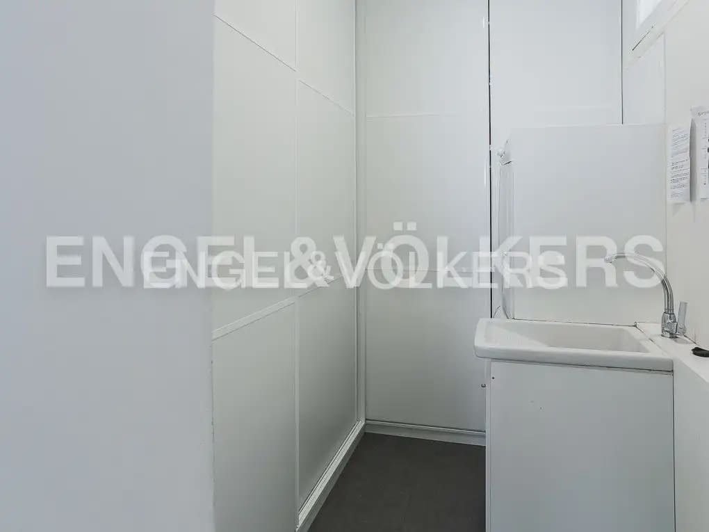 4 bedroom Flat for rent in Valencia city - € 3,000 (Ref: 10029797)