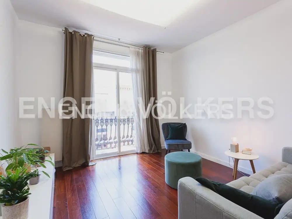 4 bedroom Flat for rent in Valencia city - € 3,000 (Ref: 10029797)