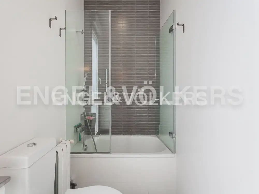 4 bedroom Flat for rent in Valencia city - € 3,000 (Ref: 10029797)