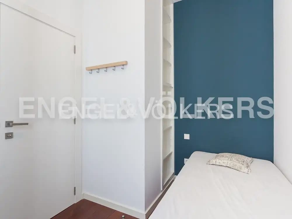 4 bedroom Flat for rent in Valencia city - € 3,000 (Ref: 10029797)