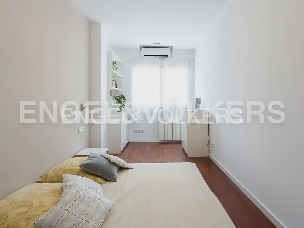 4 bedroom Flat for rent in Valencia city - € 3,000 (Ref: 10029797)