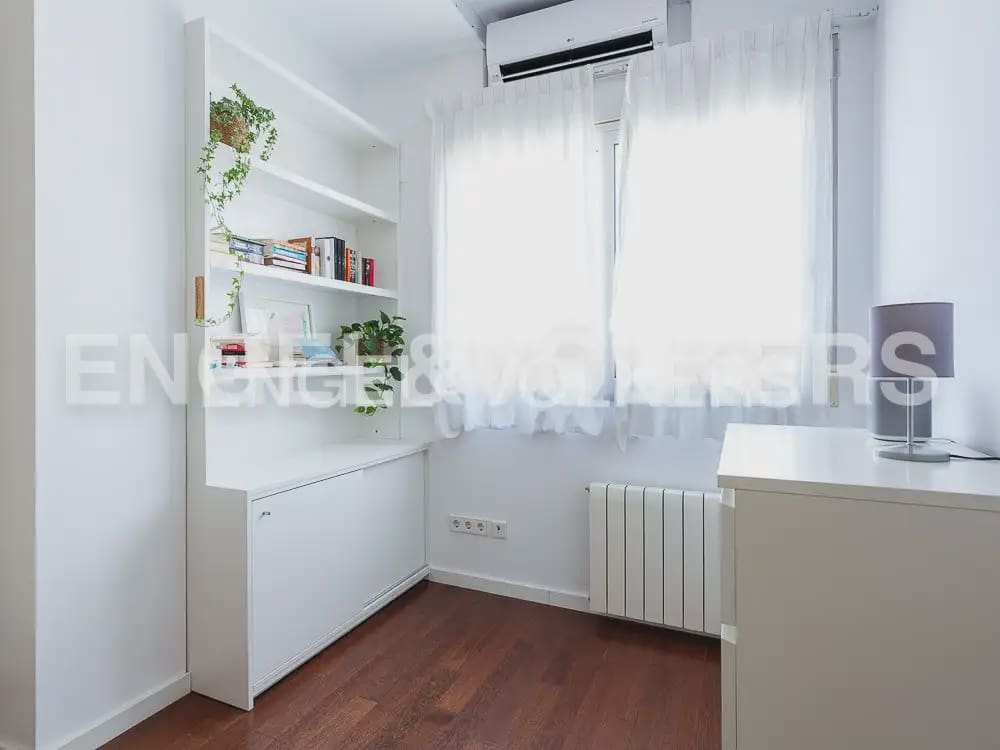 4 bedroom Flat for rent in Valencia city - € 3,000 (Ref: 10029797)