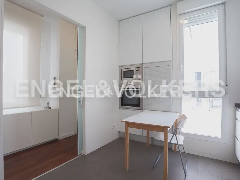 4 bedroom Flat for rent in Valencia city - € 3,000 (Ref: 10029797)