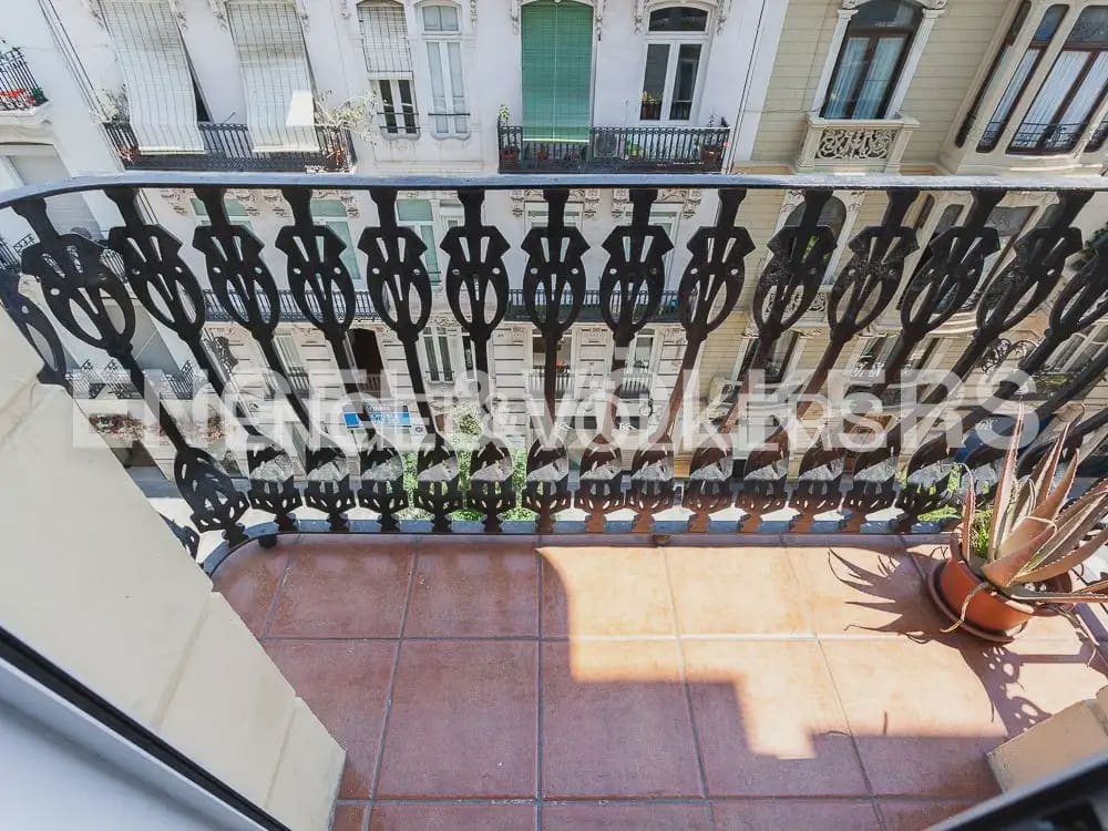 4 bedroom Flat for rent in Valencia city - € 3,000 (Ref: 10029797)