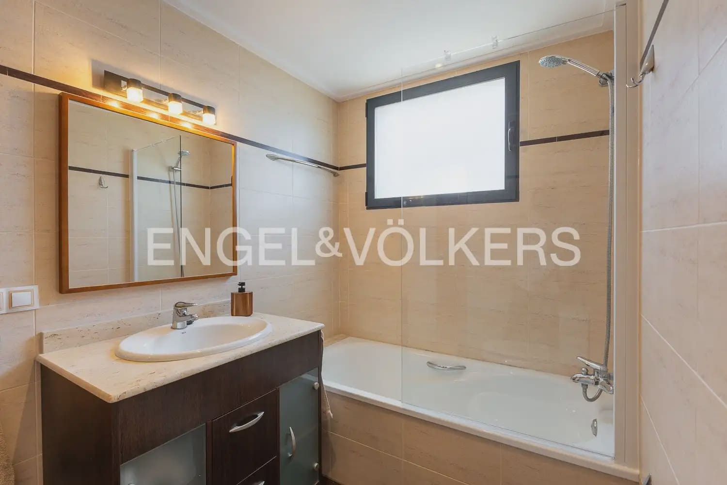3 bedroom Flat for rent in Denia with pool garage - € 1,300 (Ref: 10030762)