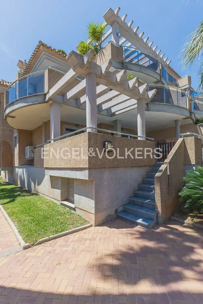 3 bedroom Flat for rent in Denia with pool garage - € 1,300 (Ref: 10030762)