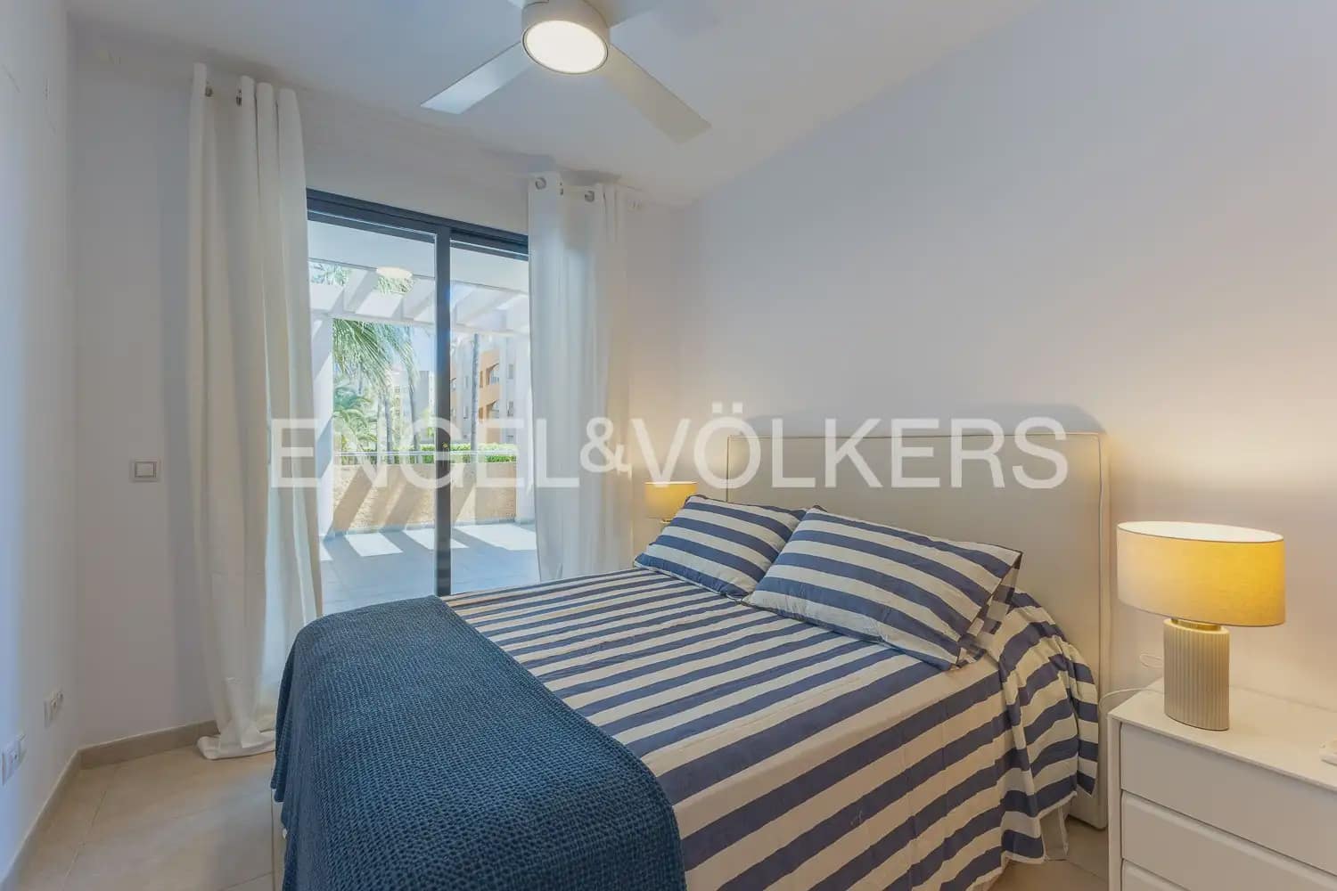 3 bedroom Flat for rent in Denia with pool garage - € 1,300 (Ref: 10030762)