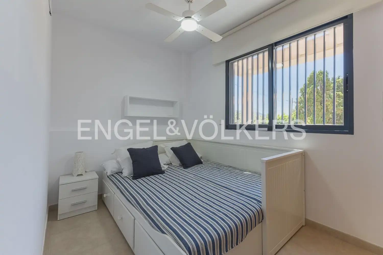 3 bedroom Flat for rent in Denia with pool garage - € 1,300 (Ref: 10030762)