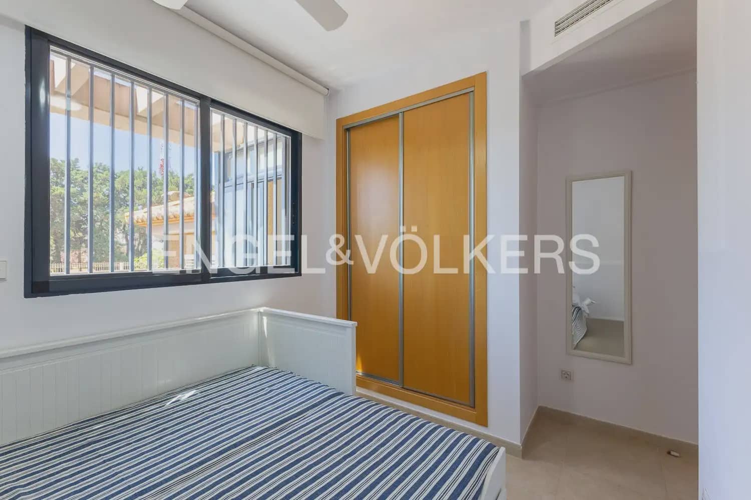 3 bedroom Flat for rent in Denia with pool garage - € 1,300 (Ref: 10030762)