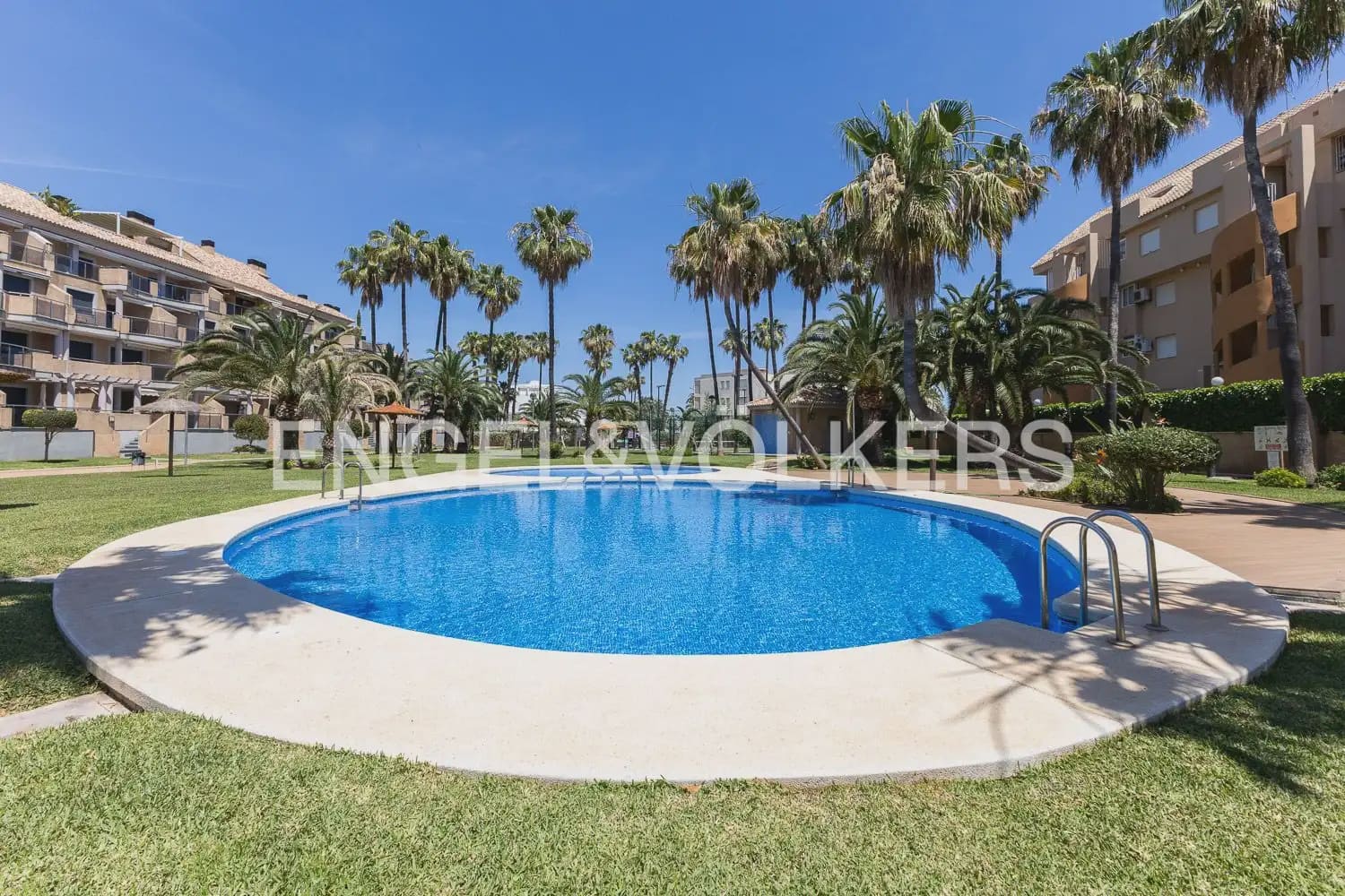 3 bedroom Flat for rent in Denia with pool garage - € 1,300 (Ref: 10030762)