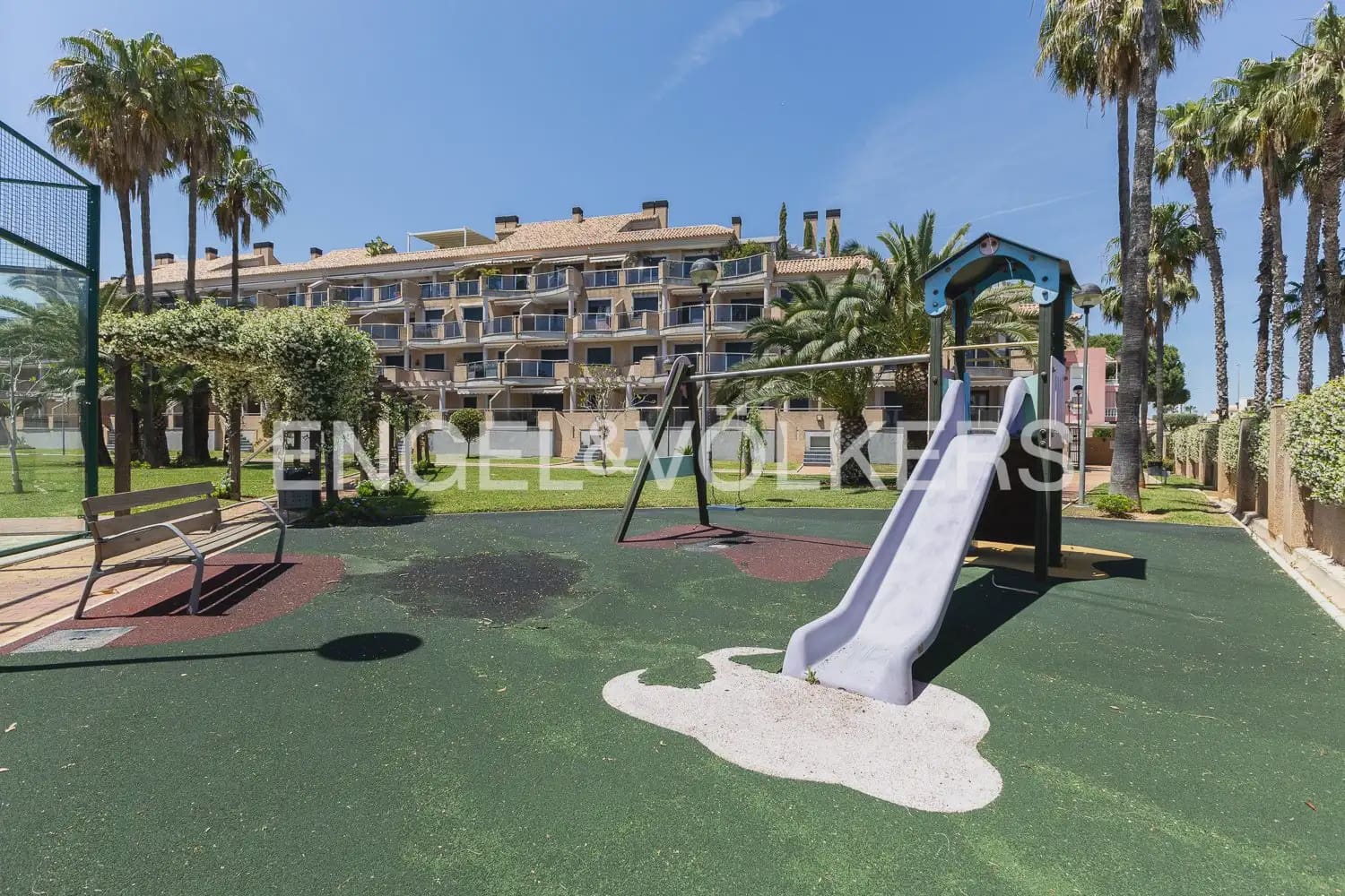 3 bedroom Flat for rent in Denia with pool garage - € 1,300 (Ref: 10030762)