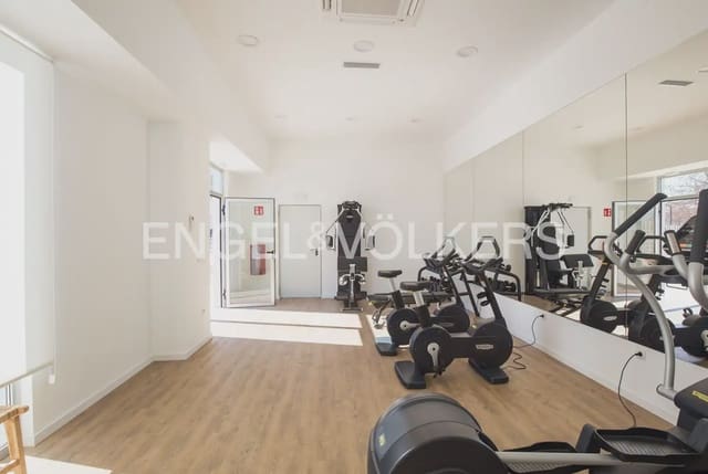 2 soveværelse Lejlighed til leje i Ciutat de les Arts i de les Ciencies, Valencia by med swimmingpool garage - € 2.000 (Ref: 10031062)