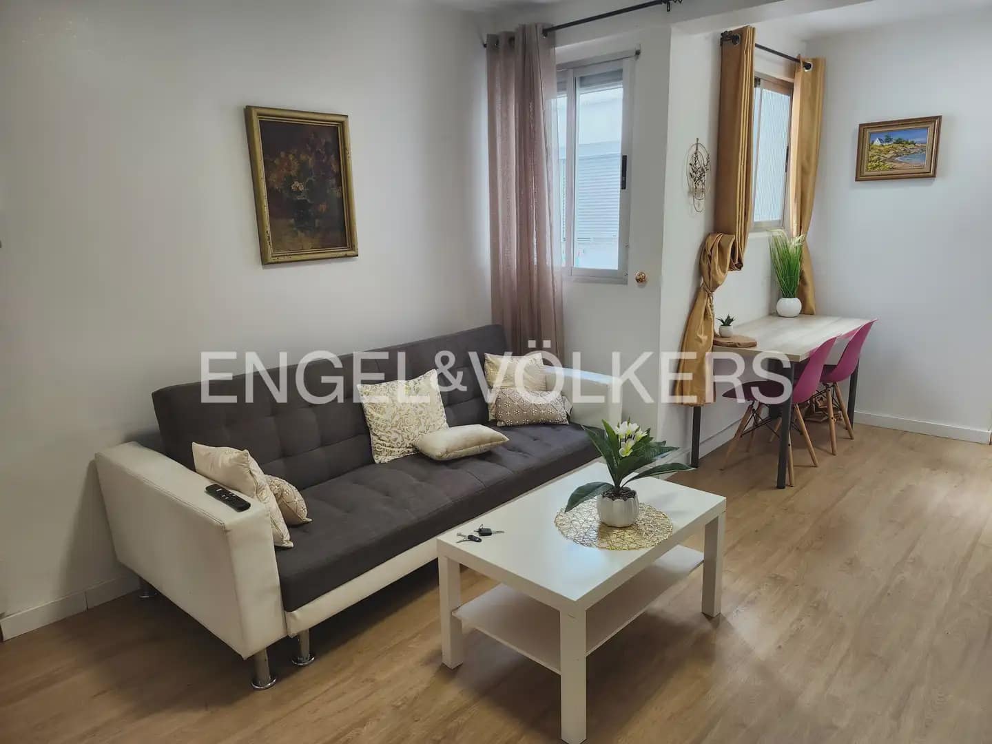 Piso de 2 habitaciones en València ciudad en alquiler - 1.100 € (Ref: 10031063)