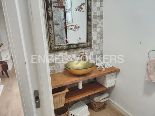 Piso de 2 habitaciones en En Corts, València ciudad en alquiler - 1.100 € (Ref: 10031063)