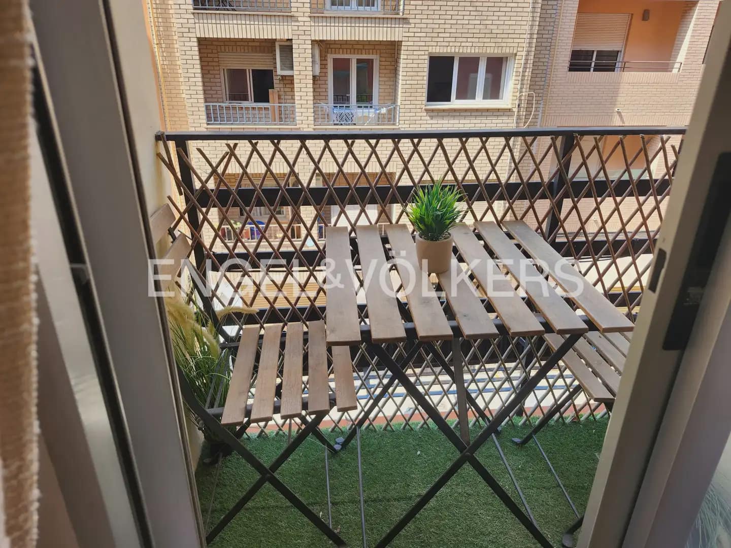 Piso de 2 habitaciones en València ciudad en alquiler - 1.100 € (Ref: 10031063)
