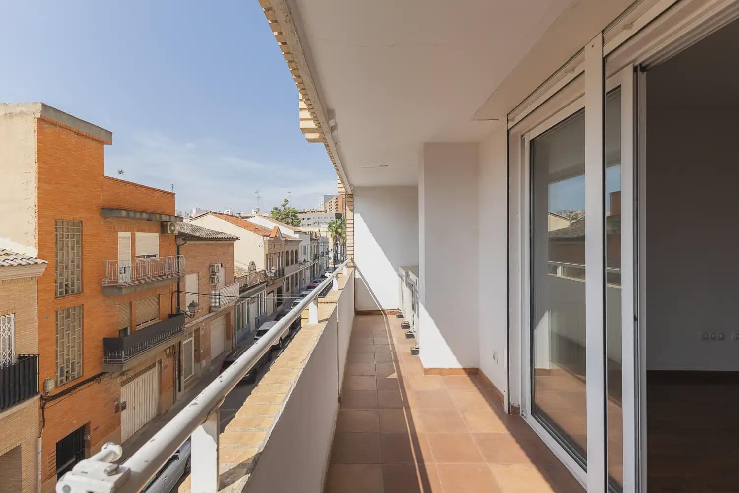 3 slaapkamer Flat te huur in Valencia stad - € 1.300 (Ref: 10033137)