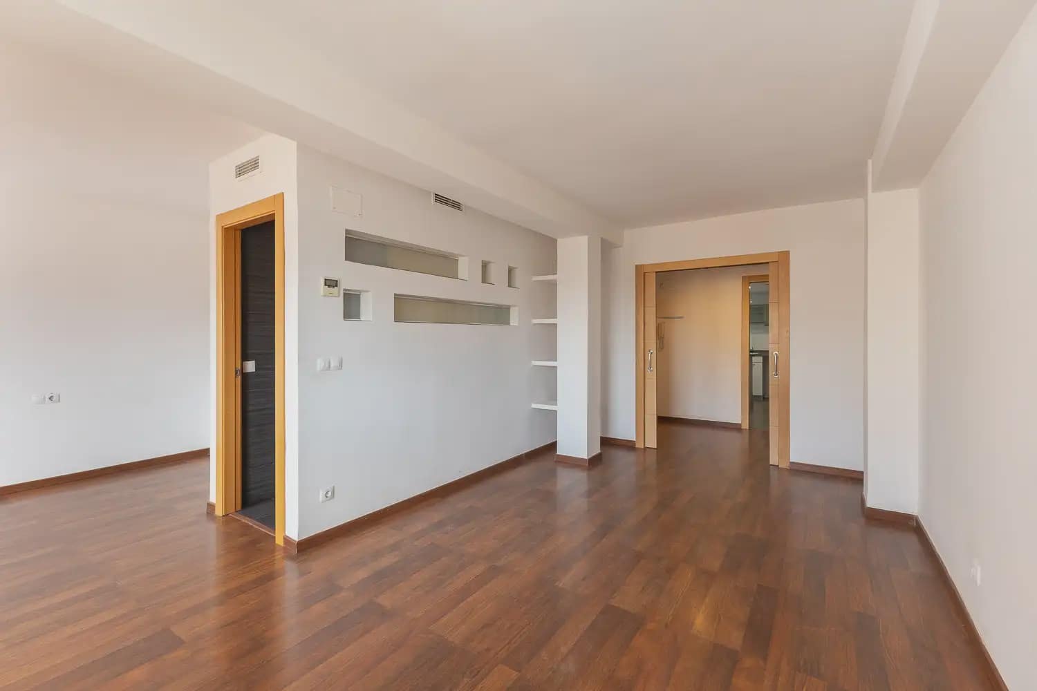 3 slaapkamer Flat te huur in Valencia stad - € 1.300 (Ref: 10033137)