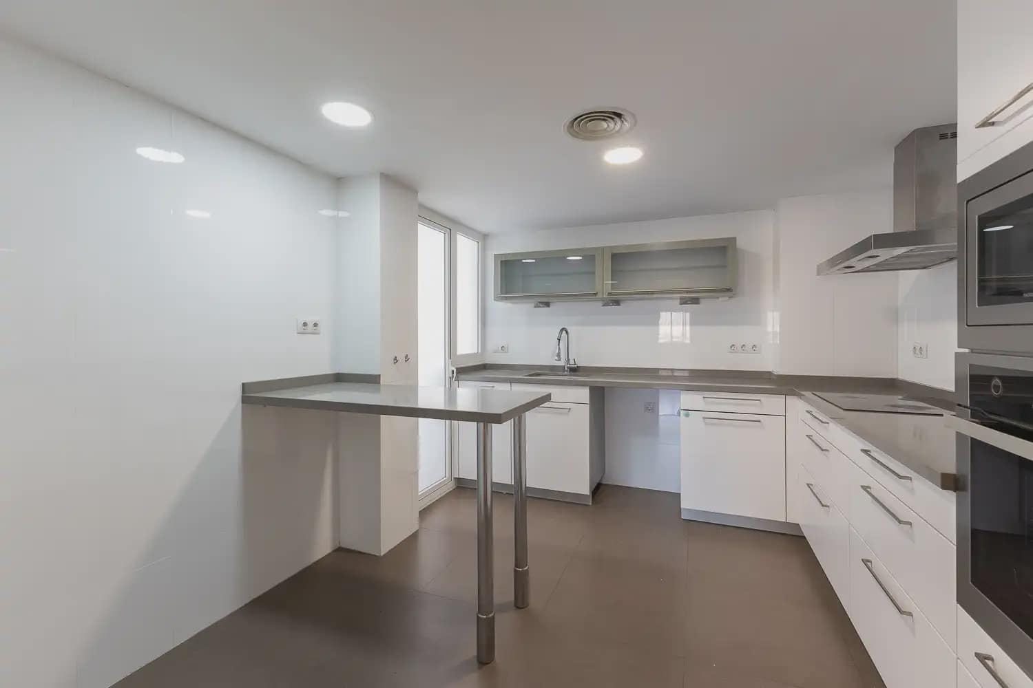 3 slaapkamer Flat te huur in Valencia stad - € 1.300 (Ref: 10033137)