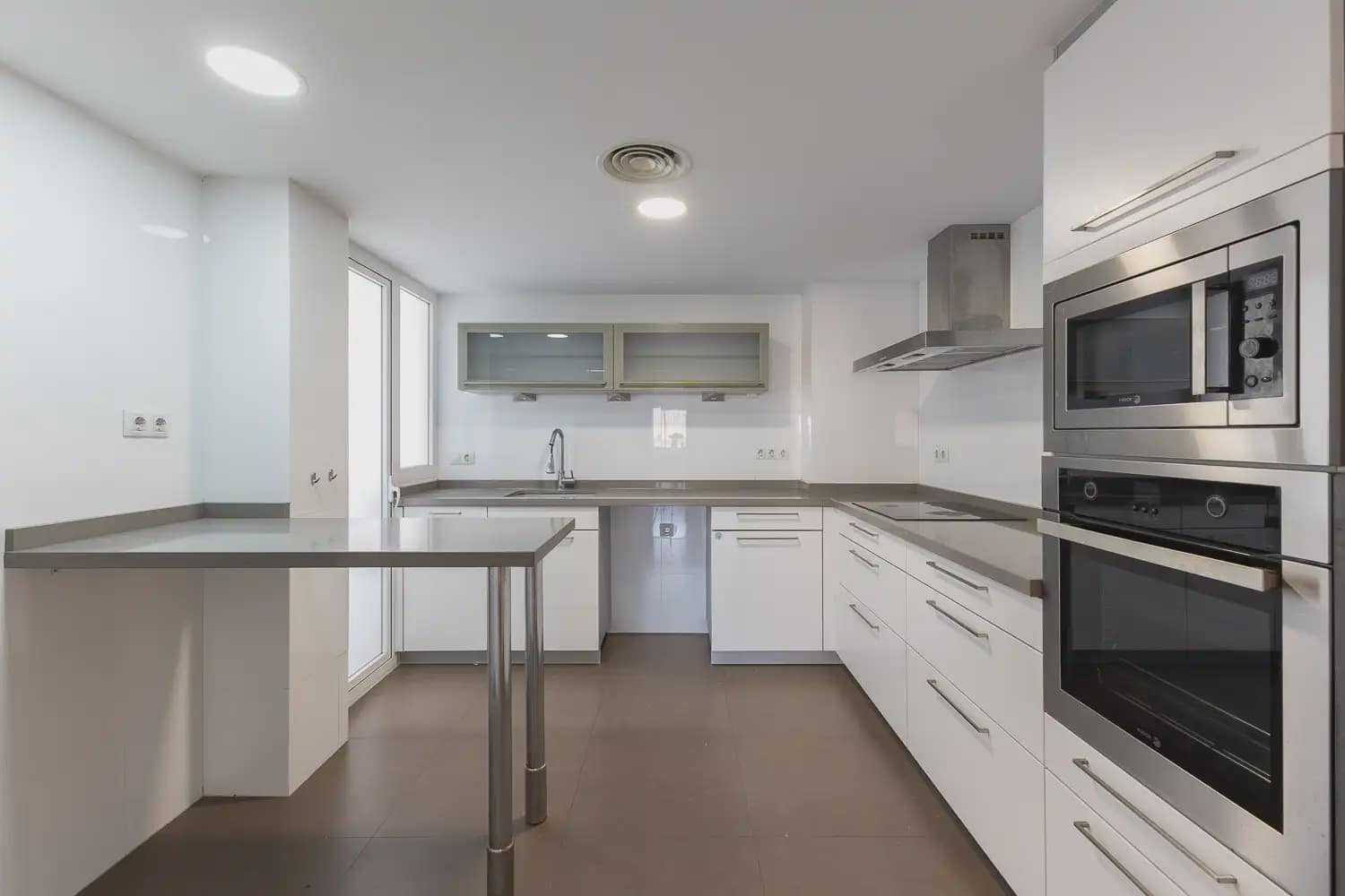 3 slaapkamer Flat te huur in Valencia stad - € 1.300 (Ref: 10033137)
