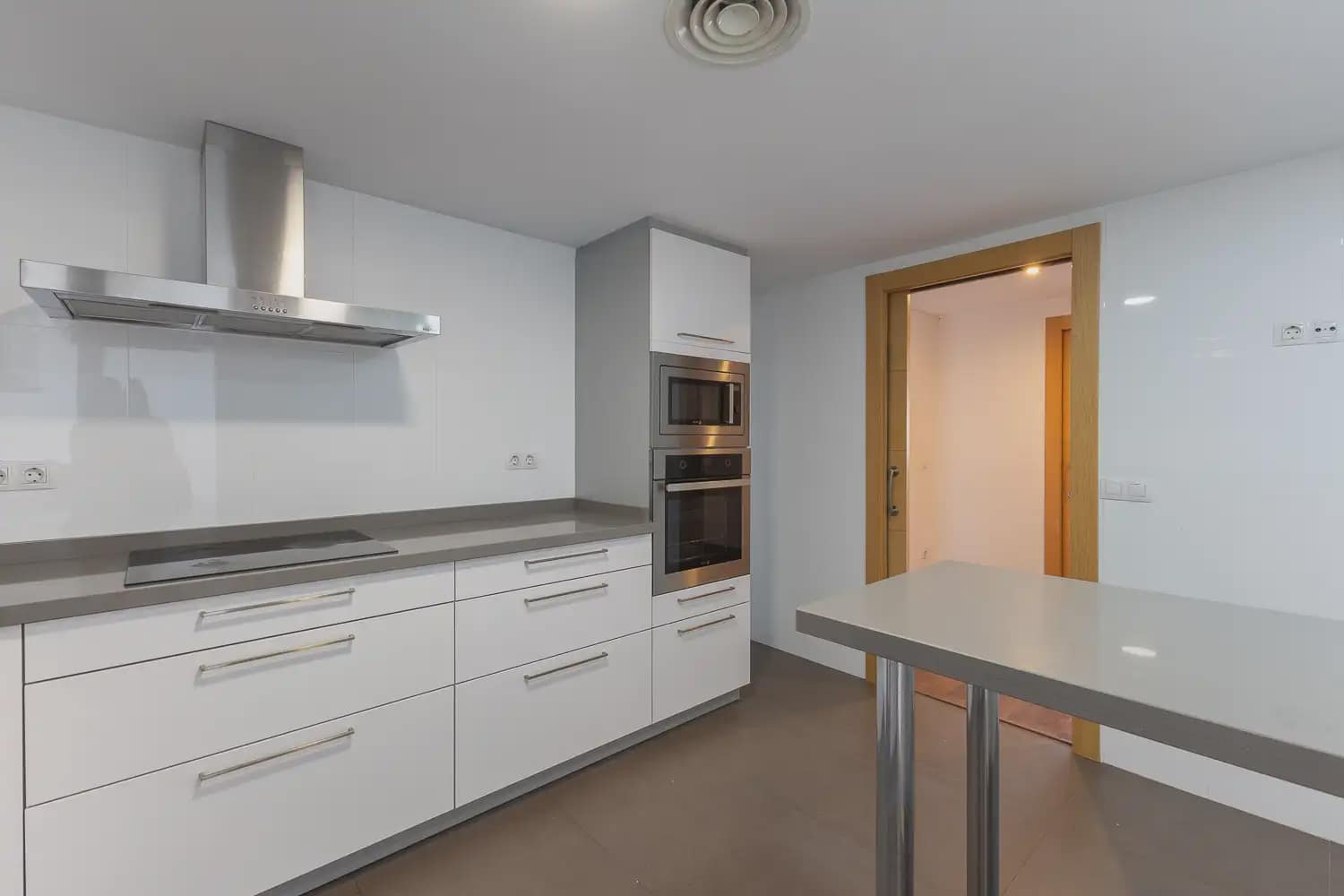 3 slaapkamer Flat te huur in Valencia stad - € 1.300 (Ref: 10033137)