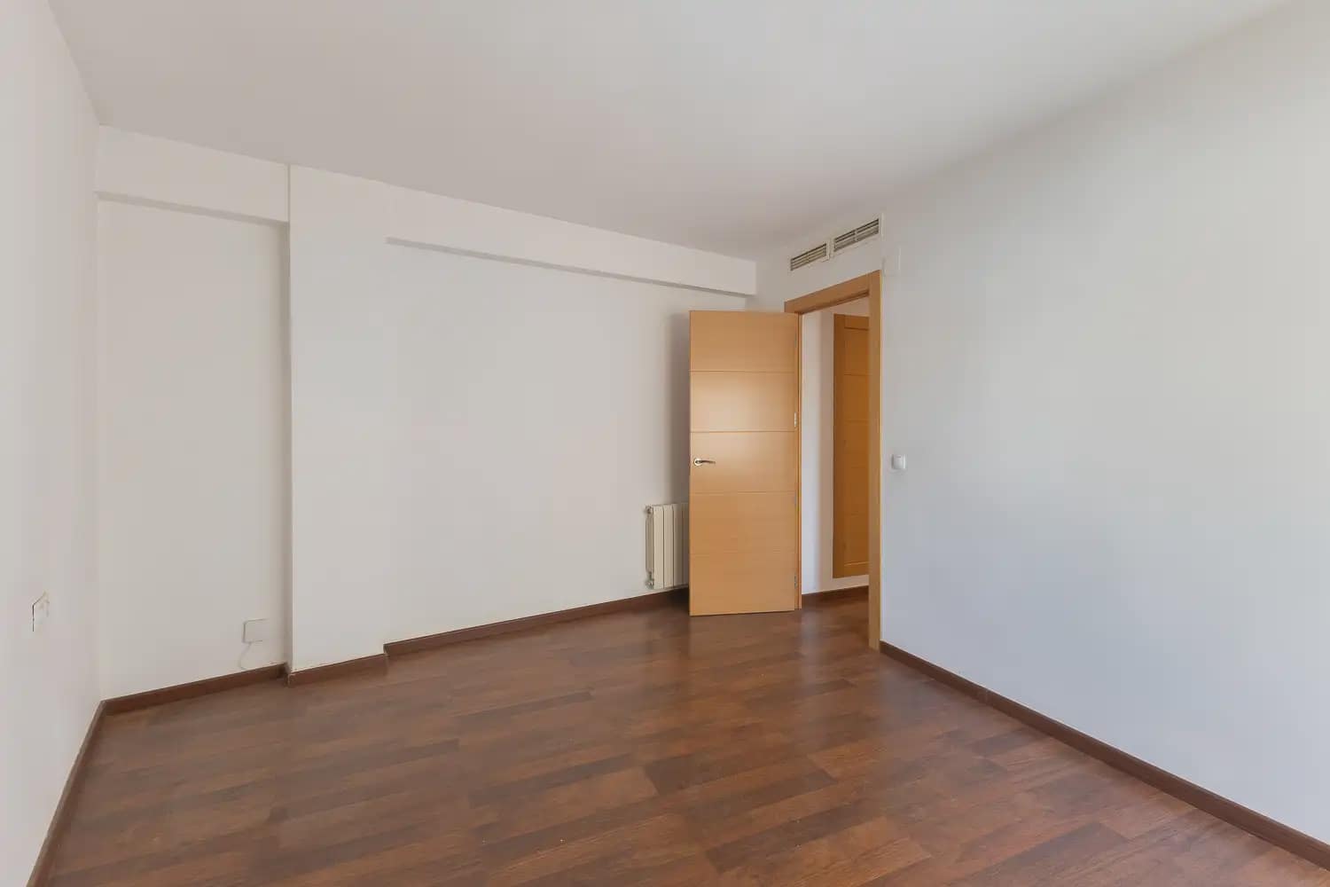 3 slaapkamer Flat te huur in Valencia stad - € 1.300 (Ref: 10033137)